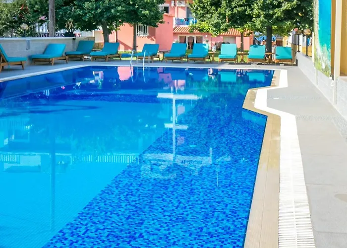 Отель Thalassies Nouveau 3*