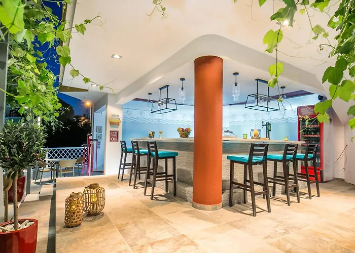 Отель Thalassies Nouveau 3*